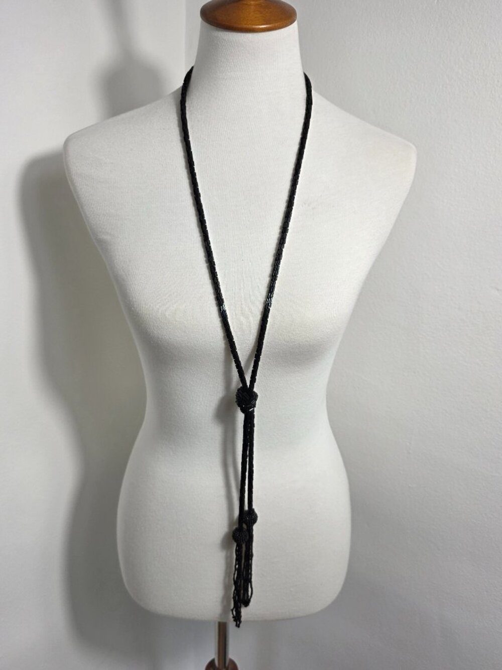 Vintage-Style Black Beaded Lariat Necklace Long Clasp Free Intricate Tassel Ends